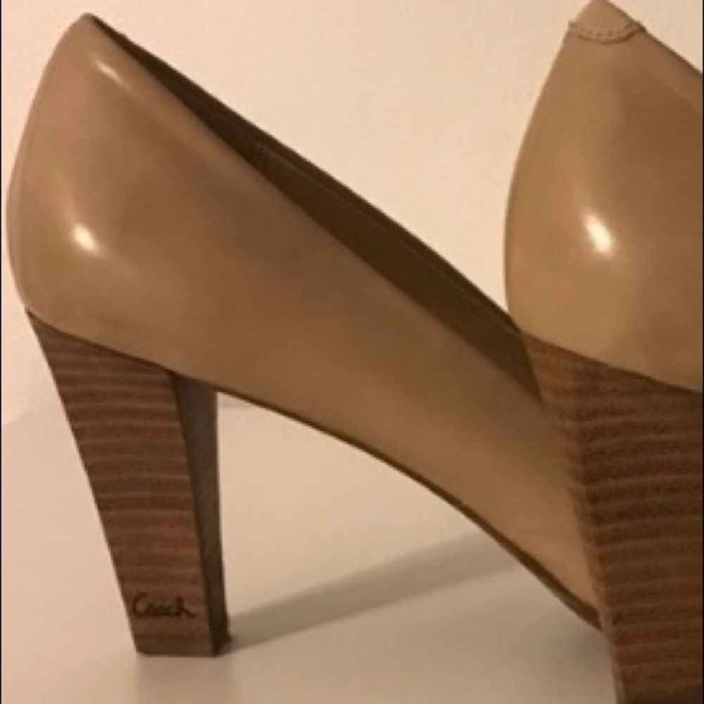 coach beige pumps
